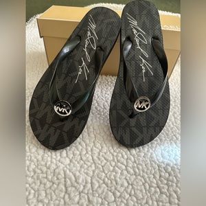 Michael Kors Flip flops
